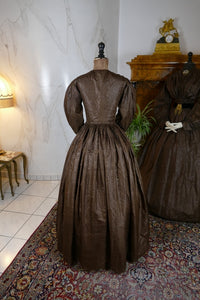 Antike Biedermeier Mutter-Tochter Moiré-Seiden-Nachmittagskleider, 1840er Jahre