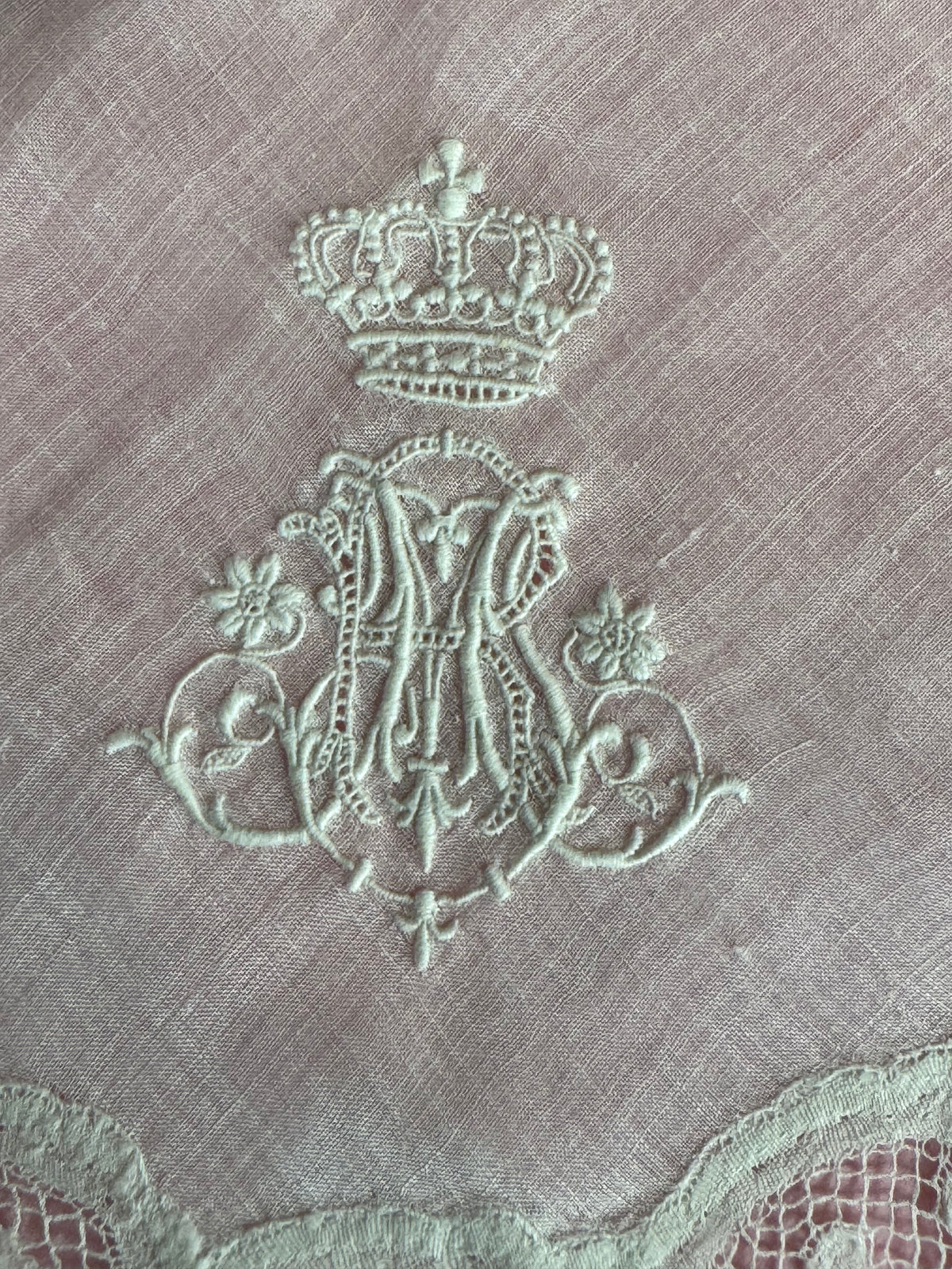 ROYAL Antikes Paar Spitzen-Taschentücher mit Toskana-Württemberg Doppelwappen aus der Aussteuer von Erzherzogin Maria Immakulata, um 1900
