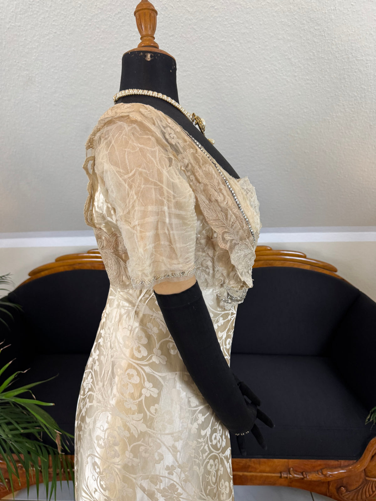 Edwardian wedding ensemble by Reville & Rossiter London with original box, shoes and accessories, Lady Gillman provenance, 1911