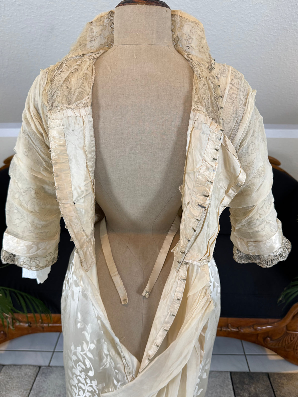 Evening Dress 1912 – Cream Silk Brocade with Lace & Crepe Drapes by M. E. Humble, Court Dressmaker, Lady Gillman Provenance