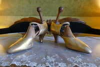 Antike goldene Ledertanzschuhe, ca. 1924