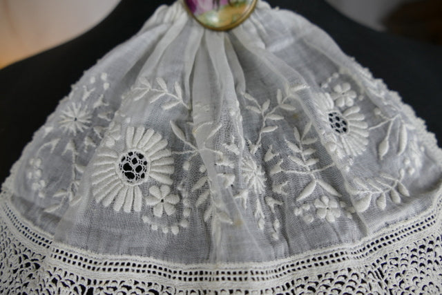 Antique Irish lace jabot with embroidered white muslin, early 20th century, delicate lace border