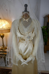 HUGHES &amp; STARNES Brautkleid, ca. 1915