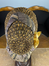 Haube mit gelbem Band, ca. 1860