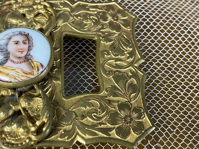 Gürtelschnalle mit barocker Dame, ca. 1890