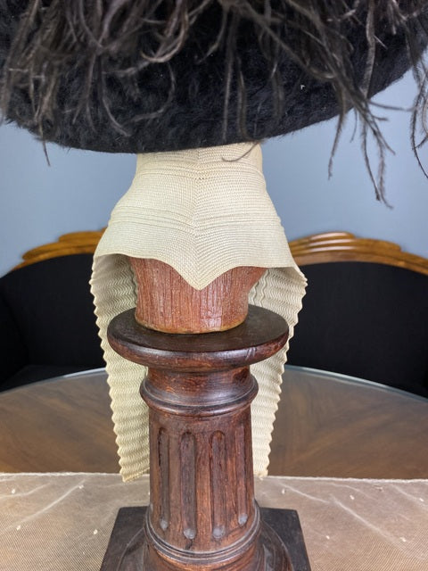 BRADLEY Antiker V-Ausschnitt Schal, ca. 1910 – Cremefarbener Schal aus gestrickter Baumwolle