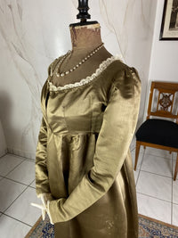 Empire-Seidenkleid, ca. 1805–1810