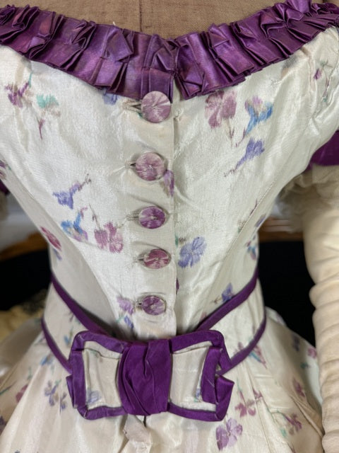 Antikes Seidenabendkleid mit Tagesoberteil, ca. 1864