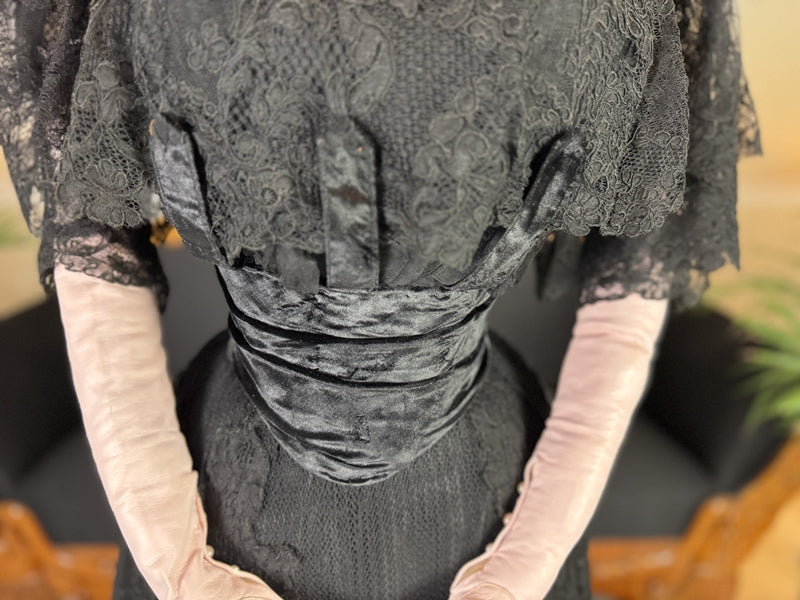 RA HIGGINS "Mohnblumenkleid", Pittsburgh, ca. 1896