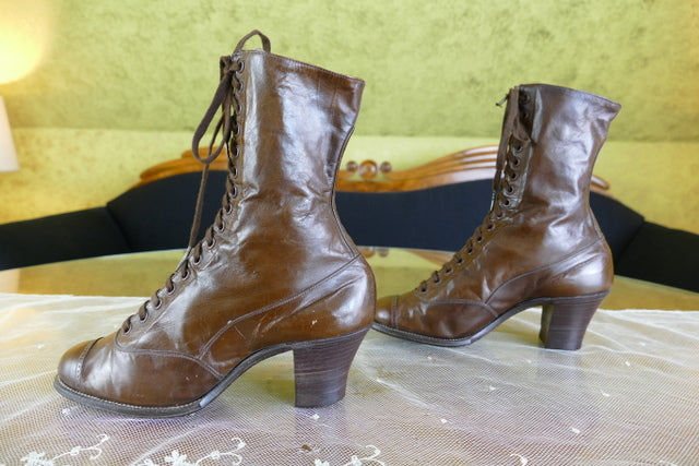 GOODYEAR Antike braune Stiefel, ca. 1915