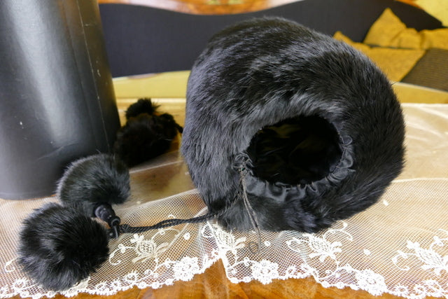 Antique Belle Époque fur muff by Hierteis, early 1900s, natural marten or sable fur with soft lining