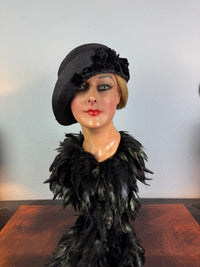 Elegant asymmetrical English 1920s straw hat with velvet appliqués, black silk lining, excellent condition