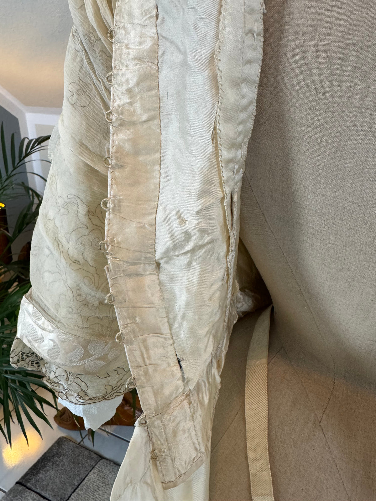 Evening Dress 1912 – Cream Silk Brocade with Lace & Crepe Drapes by M. E. Humble, Court Dressmaker, Lady Gillman Provenance