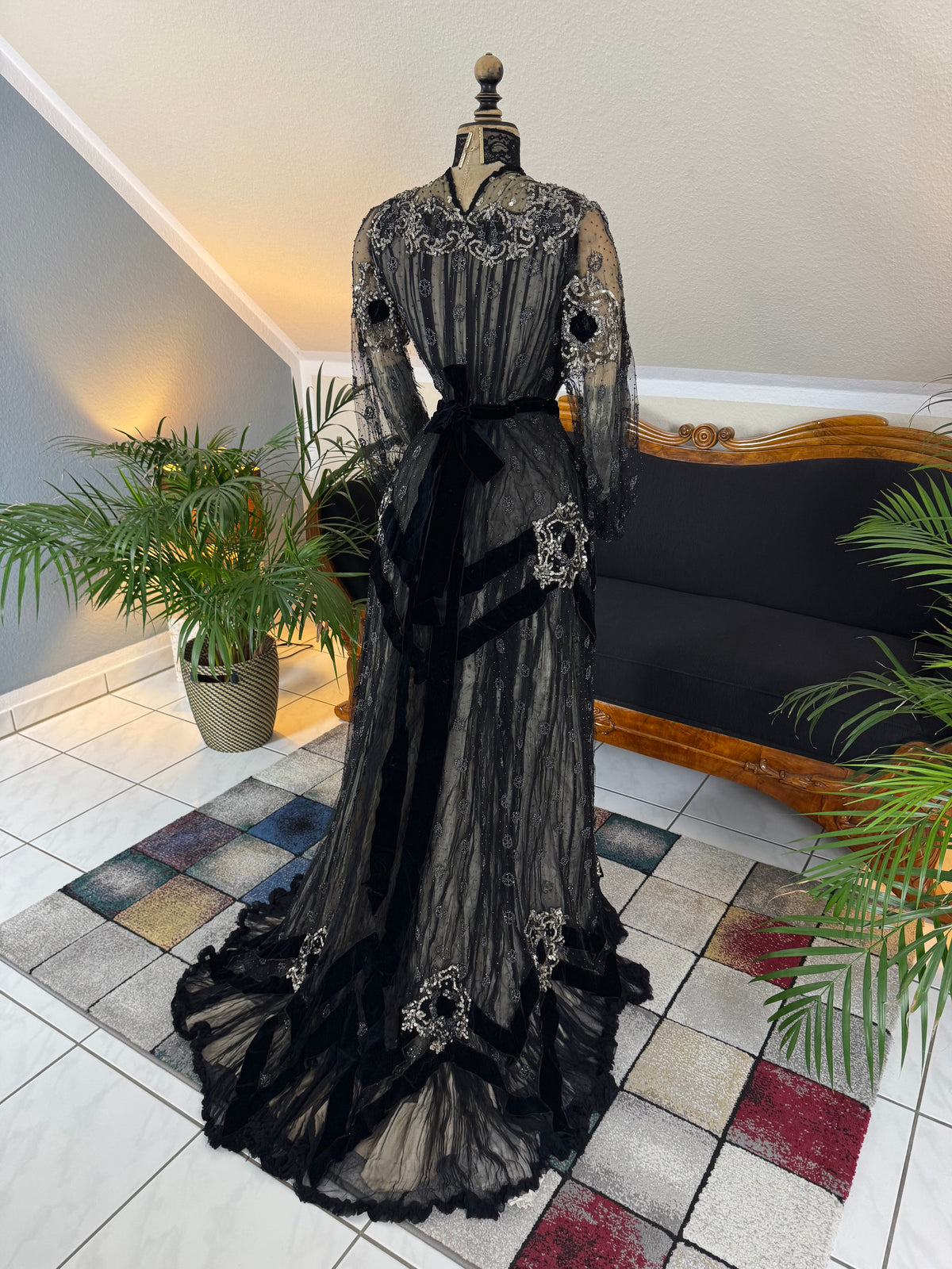 Antique Parisian evening gown with lace, tulle, velvet, rhinestones and beadwork, Marc Walter Place Vendôme label, Belle Époque couture designed for candlelight