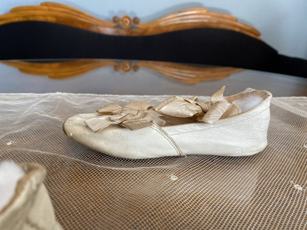 Chaussures d'enfant victoriennes en cuir anciennes, Amérique, années 1870