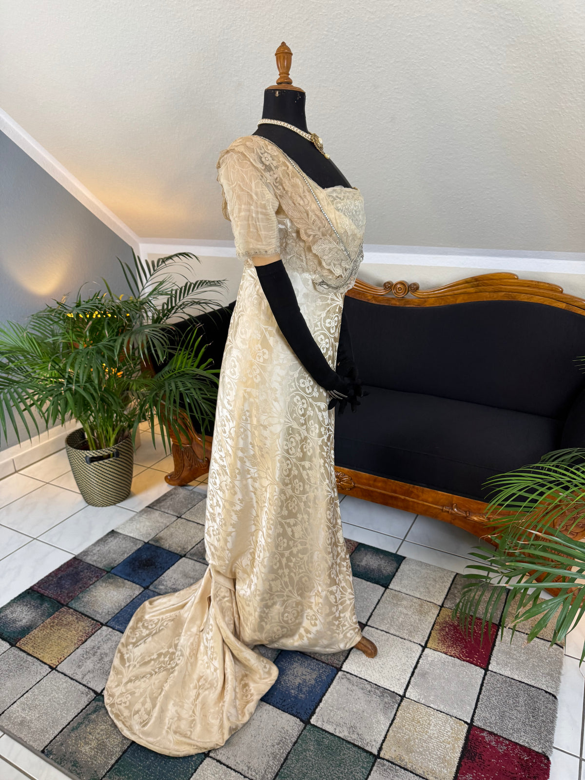 Edwardian wedding ensemble by Reville & Rossiter London with original box, shoes and accessories, Lady Gillman provenance, 1911