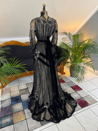 Antique Parisian evening gown with lace, tulle, velvet, rhinestones and beadwork, Marc Walter Place Vendôme label, Belle Époque couture designed for candlelight
