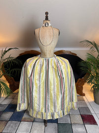 Eine Robe à l’Anglaise aus gelb, grün und pink gestreiftem Seidentaft, ca. 1770