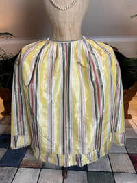 Eine Robe à l’Anglaise aus gelb, grün und pink gestreiftem Seidentaft, ca. 1770
