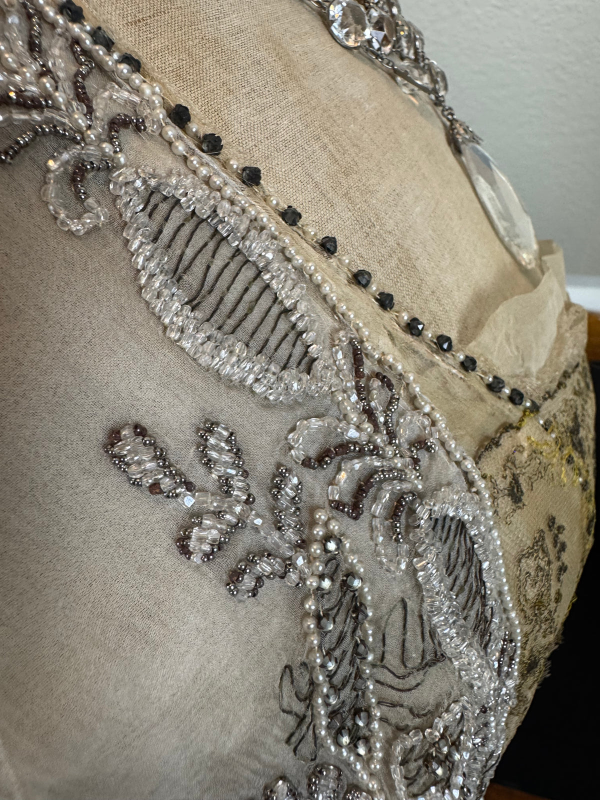 Antikes GUSTAVE BEER Abendkleid – Seidenchiffon &amp; Samt, Paris Couture ca. 1912