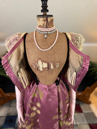 Antikes lilafarbenes Seiden-Ballkleid aus der viktorianischen Ära, ca. 1895