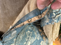 Robe à la Française aus blauem und cremefarbenem Seidendamast – authentisches Kleid aus dem 18. Jahrhundert, ca. 1770