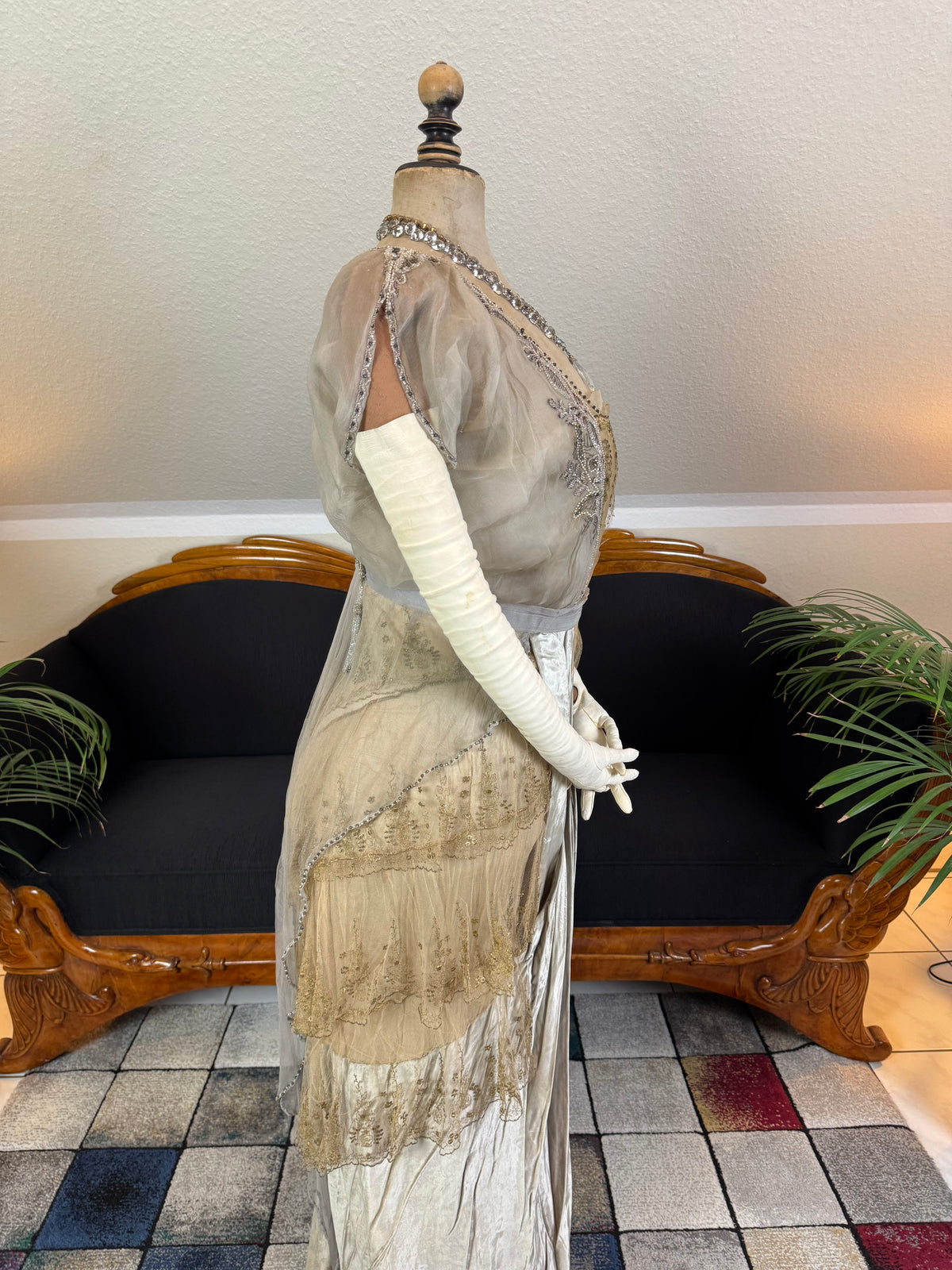 Antikes GUSTAVE BEER Abendkleid – Seidenchiffon &amp; Samt, Paris Couture ca. 1912
