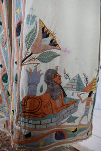 Ägyptische Revival Seidenjacke, ca. 1924 – Appliqué-Motive mit Sphinx, Skarabäus & Pyramide