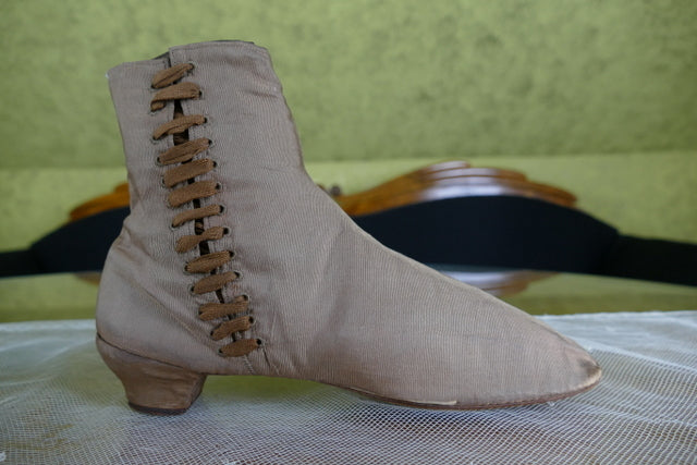 Braune Stiefel mit seitlicher Schnürung, Bürgerkriegszeit, ca. 1860–1865