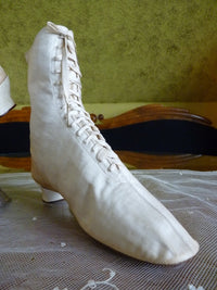 Sportliche Schnürstiefel aus Baumwollsatin, ca. 1875