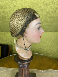 Antike gehäkelte Netzkappe mit Schleife, 1920er Jahre