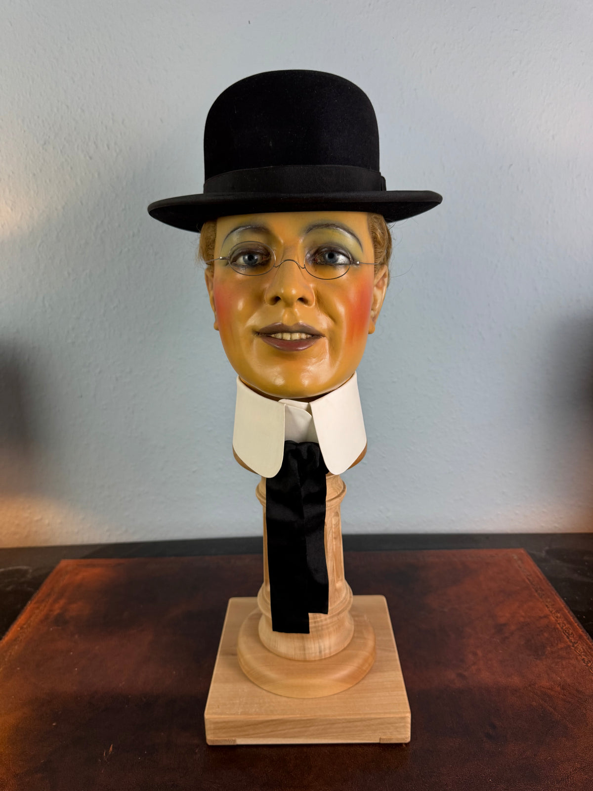 Rare Bowler hat by C. W. Borchert Berlin, silk‑lined, very well preserved