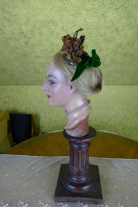 Frau. JOSSE Elegante Haube, Paris, ca. 1884