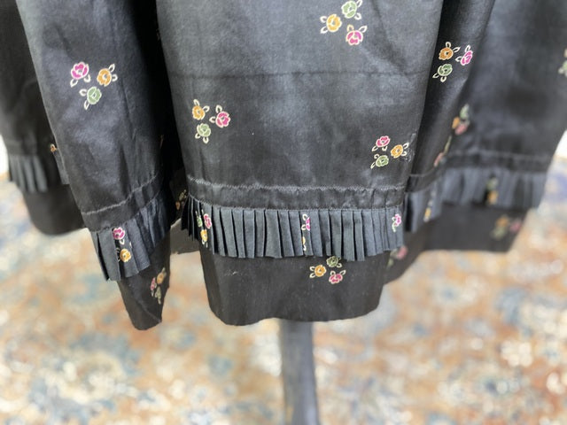 Antikes graues Seidenkleid mit Blumenmuster, ca. 1916