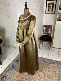 1805–1810 white silk Empire gown with high waistline, short sleeves and classical draped skirt, antique dress