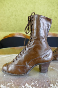 GOODYEAR Antike braune Stiefel, ca. 1915