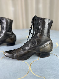 Ungetragene Schnürstiefel, ca. 1900