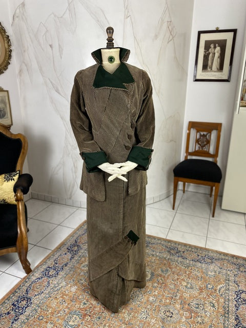 Antikes Edwardianisches Spazierkleid ca. 1912 – Gestreifte Mode des frühen 20. Jahrhunderts