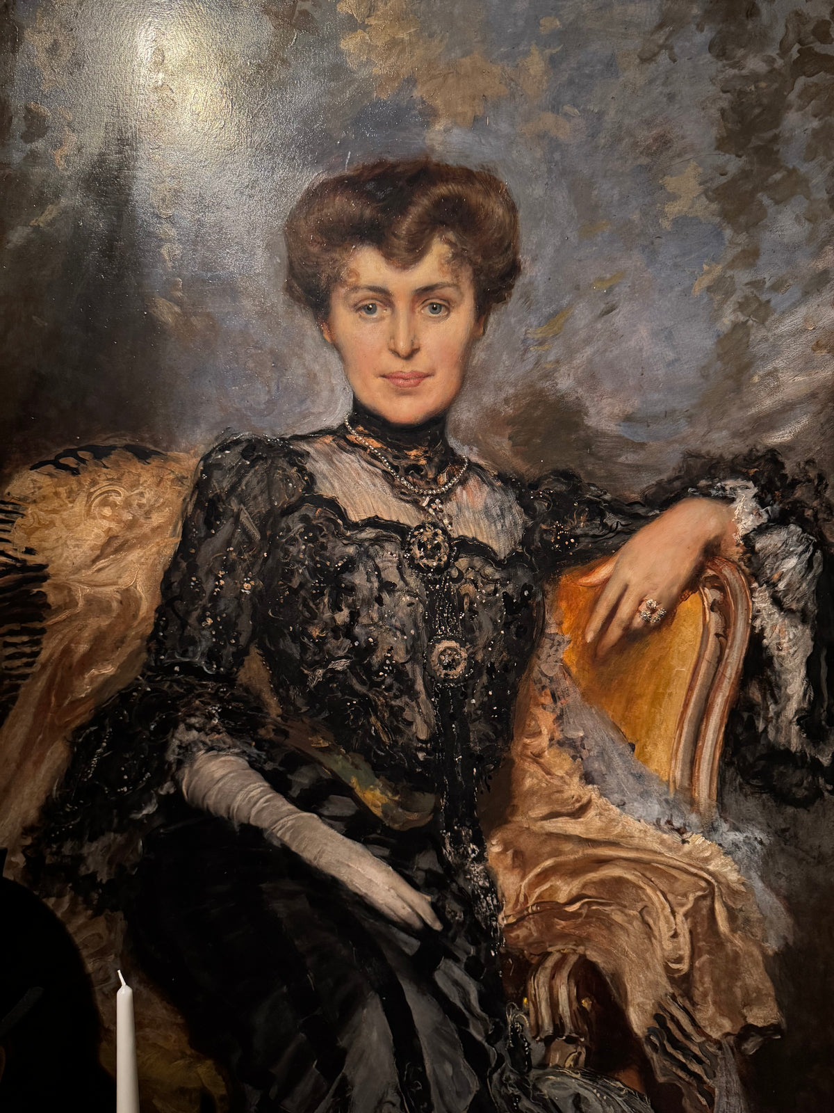 MARC WALTER Außergewöhnliches Abendkleid ca. 1904 – Pariser Couture-Meisterwerk aus Spitze, Tüll und Samt