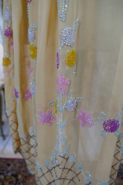 Antikes seidenes, perlenbesetztes Cocktailkleid, ca. 1926