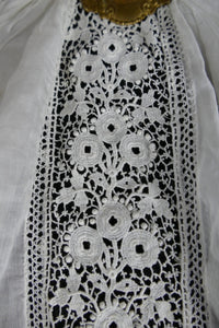 Jabot, um 1910