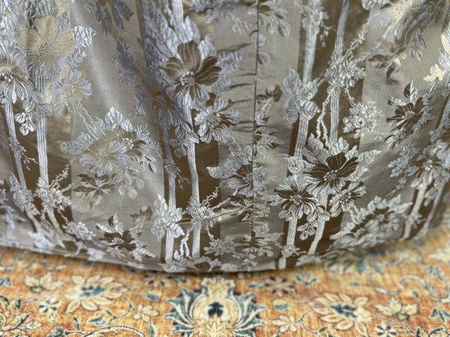 Antikes Biedermeier Abendkleid ca. 1845 – Österreichisches Brokatkleid
