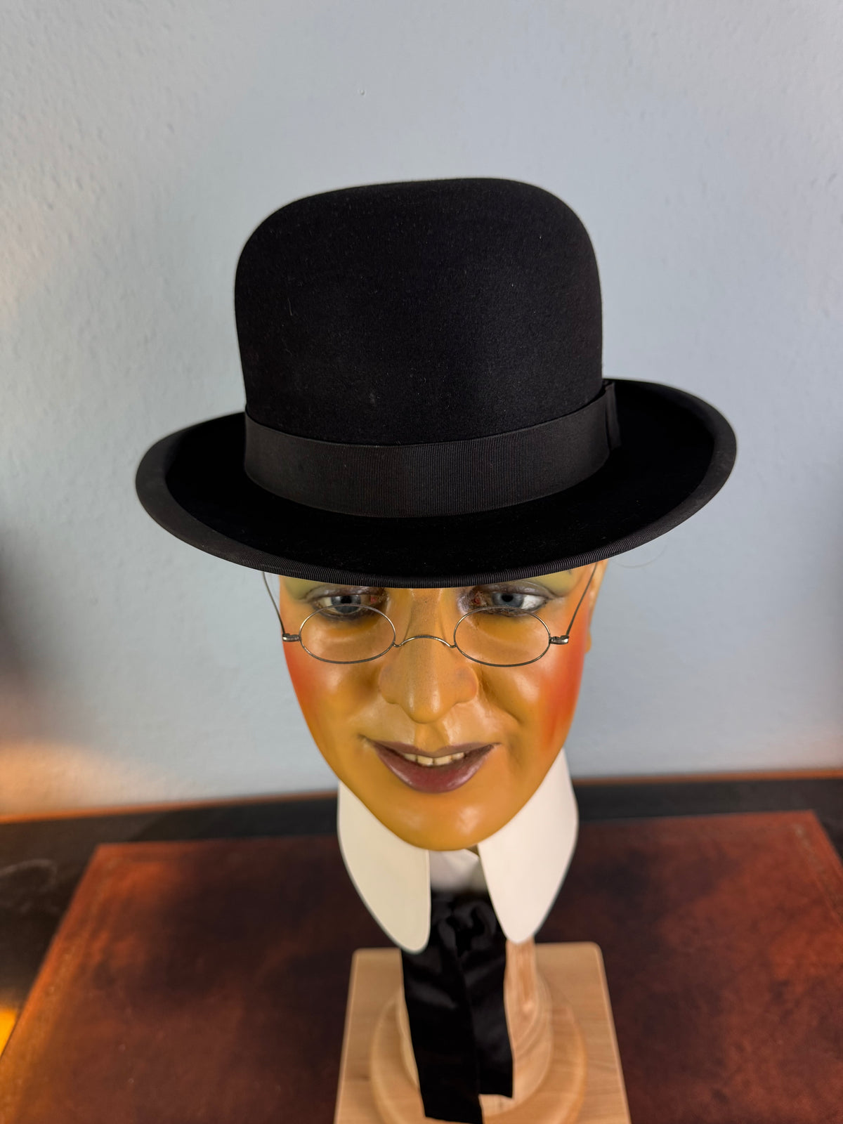 Rare Bowler hat by C. W. Borchert Berlin, silk‑lined, very well preserved