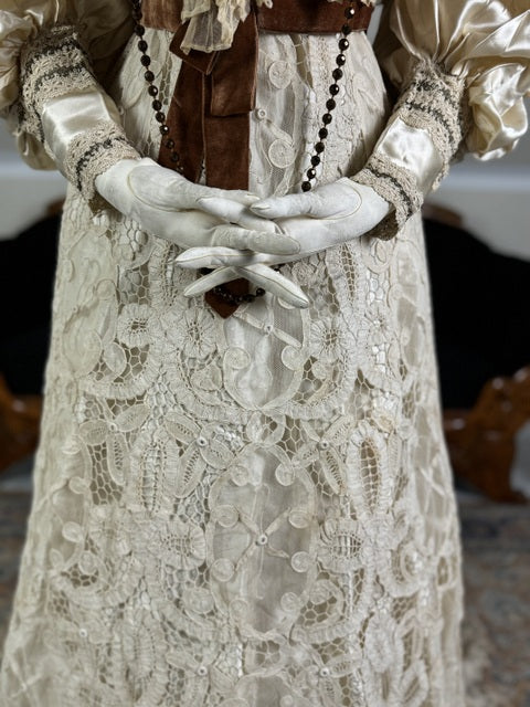 SYKES Teekleid, London, ca. 1904
