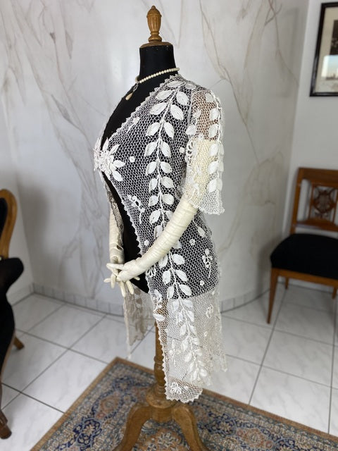 Irische Häkel-Langjacke, England, ca. 1908