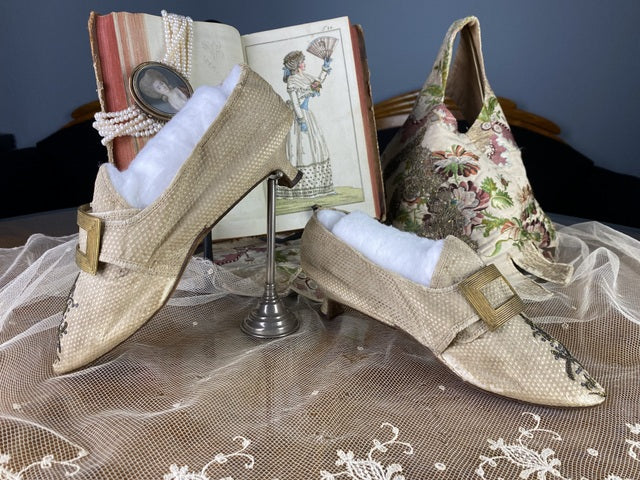 Bestickte Rokoko-Schuhe, ca. 1790
