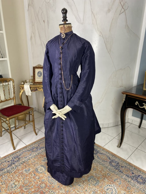 Reisekleid im Polonaise-Stil, England, ca. 1875