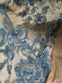 Robe à la Française aus blauem und cremefarbenem Seidendamast – authentisches Kleid aus dem 18. Jahrhundert, ca. 1770