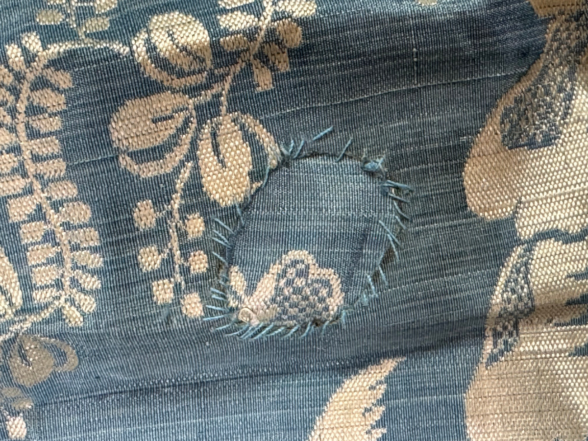 Robe à la Française aus blauem und cremefarbenem Seidendamast – authentisches Kleid aus dem 18. Jahrhundert, ca. 1770