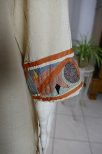 Ägyptische Revival Seidenjacke, ca. 1924 – Appliqué-Motive mit Sphinx, Skarabäus & Pyramide